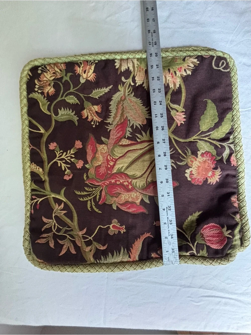 Set of 2 vintage floral pillowcases